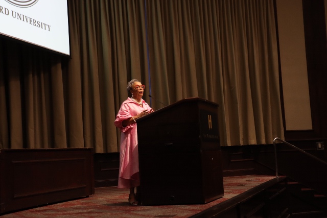 Sheila Bailey pays tribute to Robert Smith Jr. at a banquet on April 30, 2024.