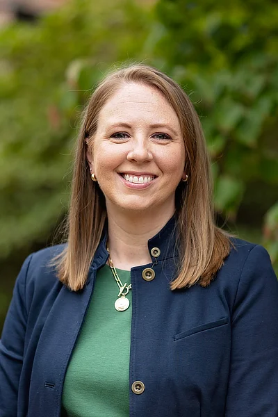 Photo of Lauren Leach