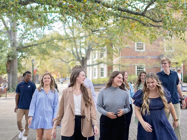 students walking in ben brown DR11082023832