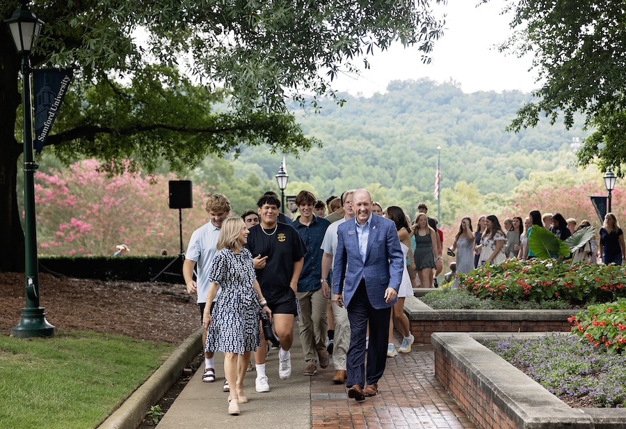 President-Taylor-leads-Freshman-Walk-2025.jpg