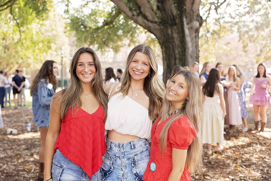 Samford Students on the Quad