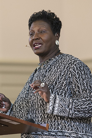 Elizabeth Sloan Ragland speaking at Samford