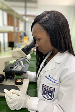 Pharmacy student working in a research lab in Spain