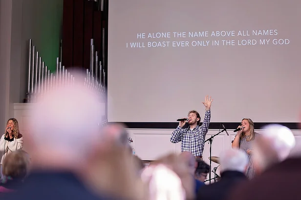 Worship in Reid Chapel